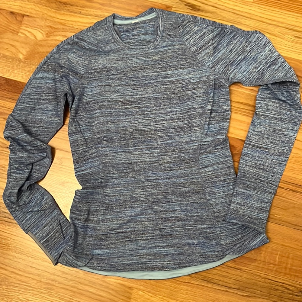 Lululemon long sleeve shirt with back pocket - Size 8